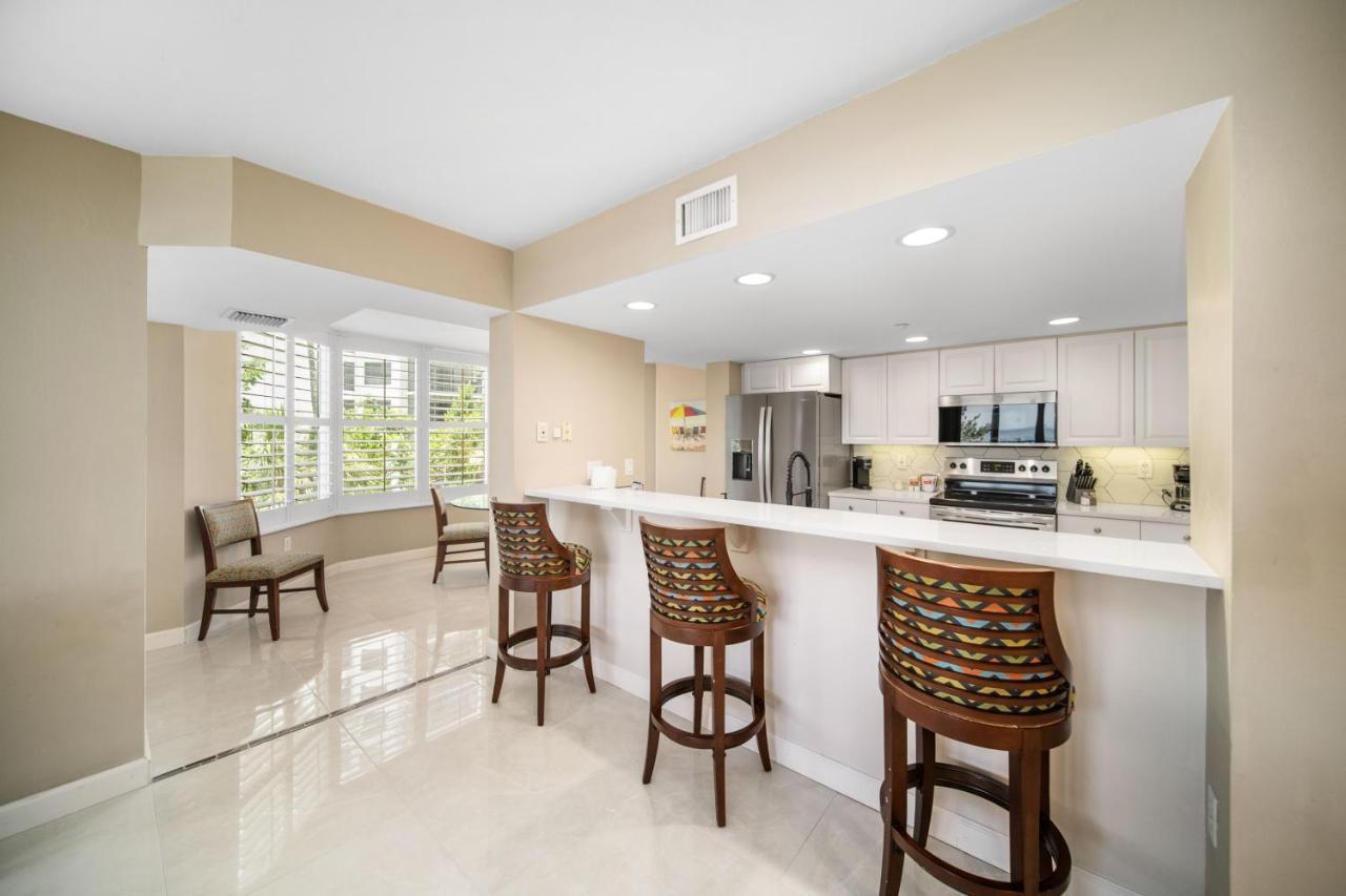 Gullwing Beach Front Resort Fort Myers Beach Exterior photo